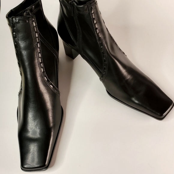 Franco Sarto Black Leather Square Toed Heeled Ankle Boots - Picture 3 of 16